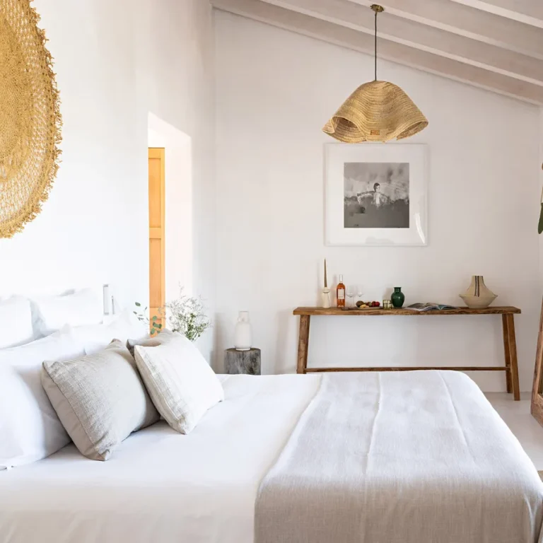 hotel-torre-vella-menorca-zimmer-pool-suite-doppelzimmer-hauptschlafzimmer